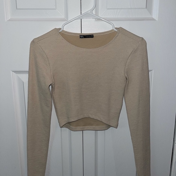 Zara cropped long sleeve - Picture 2 of 2